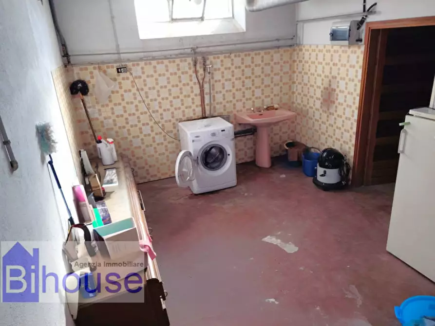 Immagine 34 di Villa in vendita  a Cossato