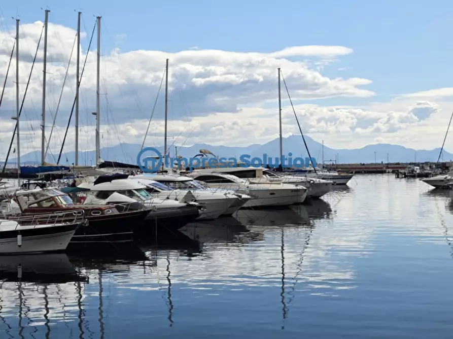 Immagine 7 di Attività commerciale in vendita  in Piazza Sannazzaro a Napoli