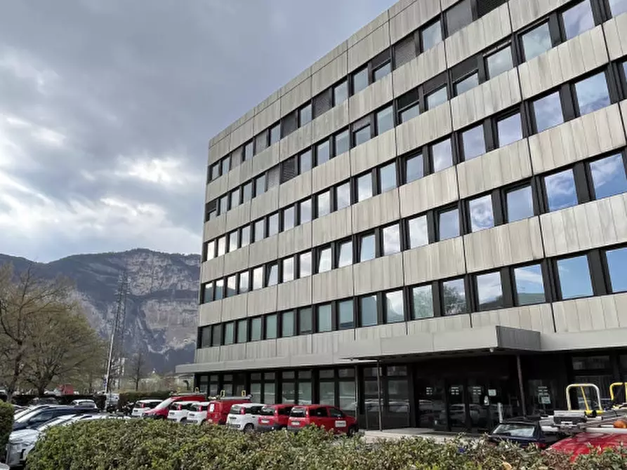 Immagine 1 di Palazzo in vendita  a Trento