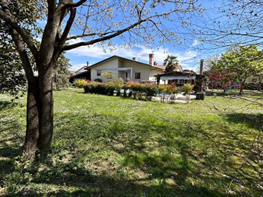 Immagine 1 di Villa in vendita  in Via Roma a Salzano