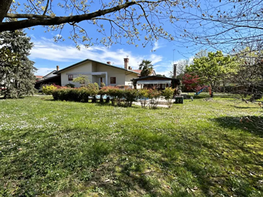 Immagine 2 di Villa in vendita  in Via Roma a Salzano