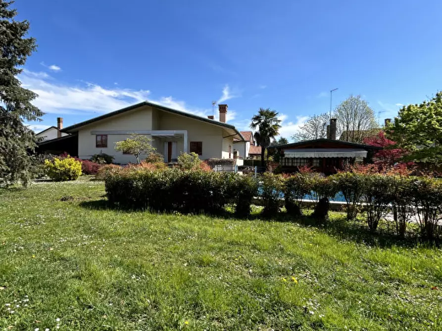 Immagine 3 di Villa in vendita  in Via Roma a Salzano