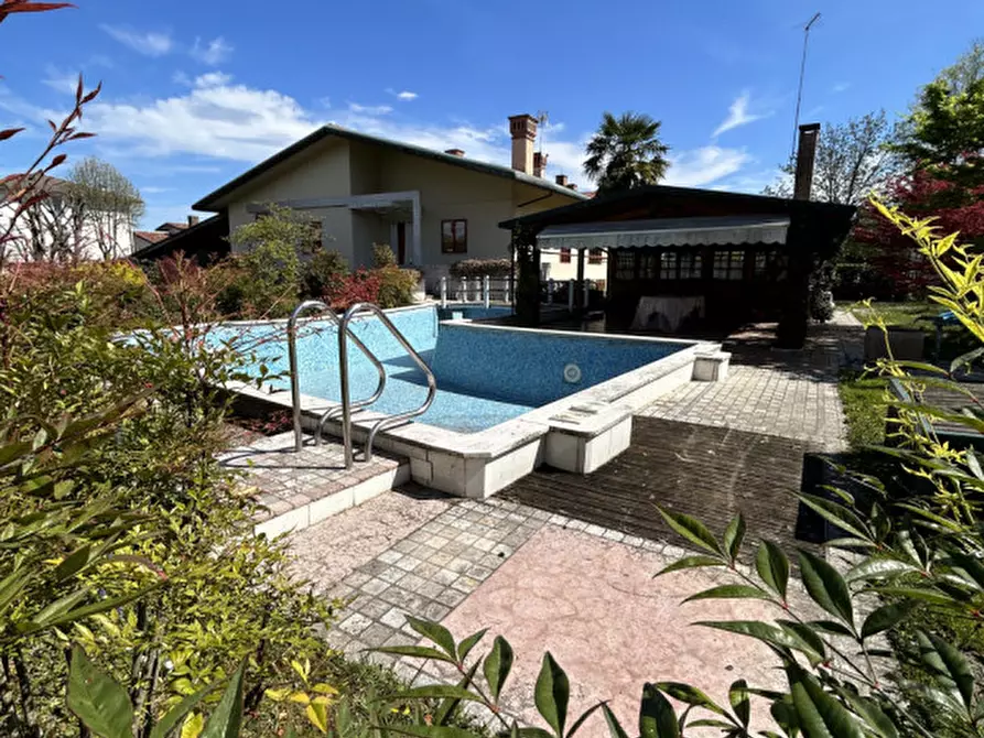 Immagine 5 di Villa in vendita  in Via Roma a Salzano