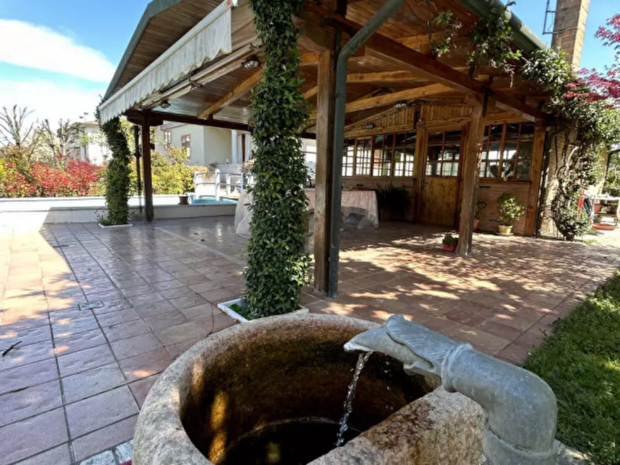 Immagine 11 di Villa in vendita  in Via Roma a Salzano
