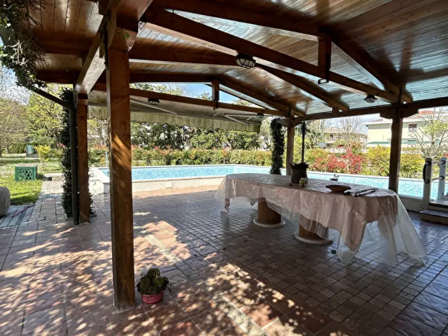 Immagine 14 di Villa in vendita  in Via Roma a Salzano