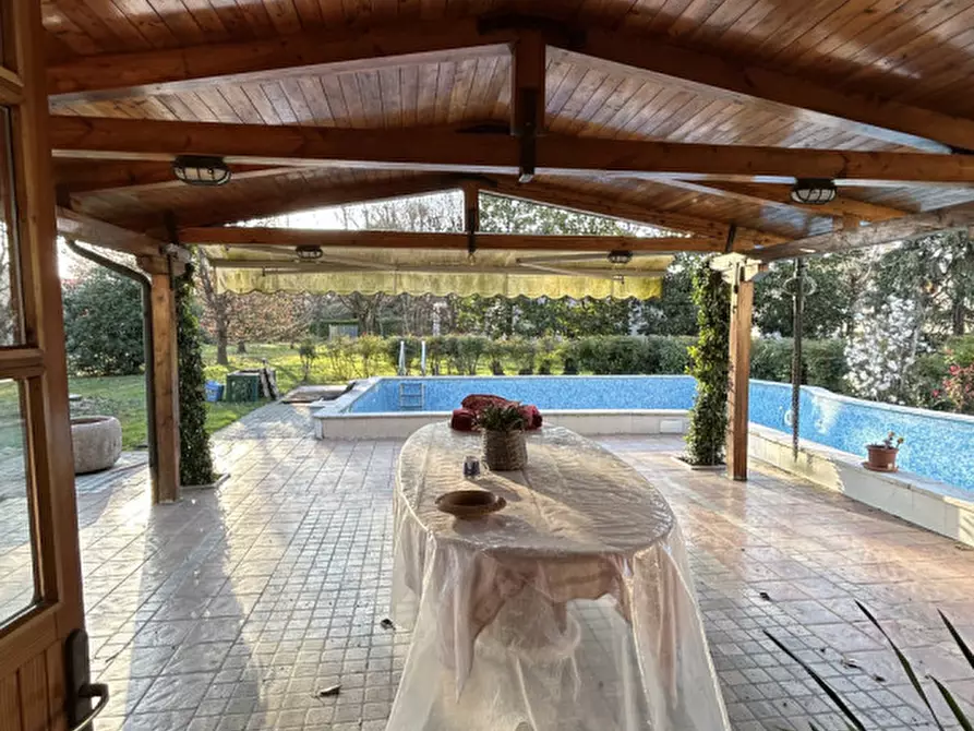 Immagine 17 di Villa in vendita  in Via Roma a Salzano