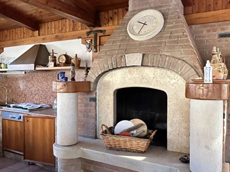 Immagine 19 di Villa in vendita  in Via Roma a Salzano