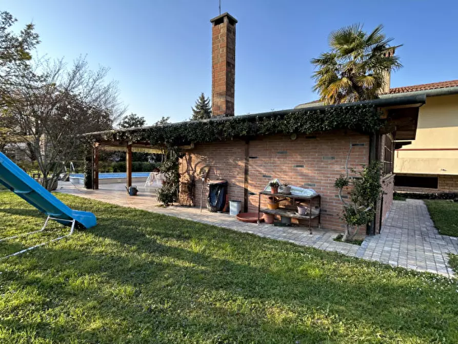 Immagine 22 di Villa in vendita  in Via Roma a Salzano