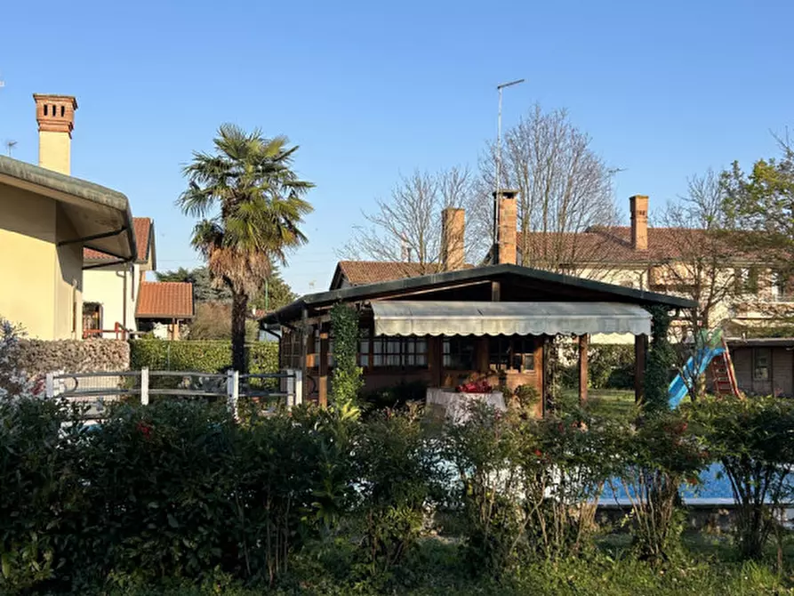 Immagine 23 di Villa in vendita  in Via Roma a Salzano