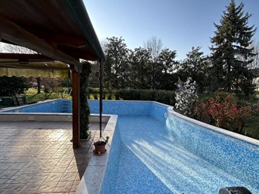 Immagine 25 di Villa in vendita  in Via Roma a Salzano