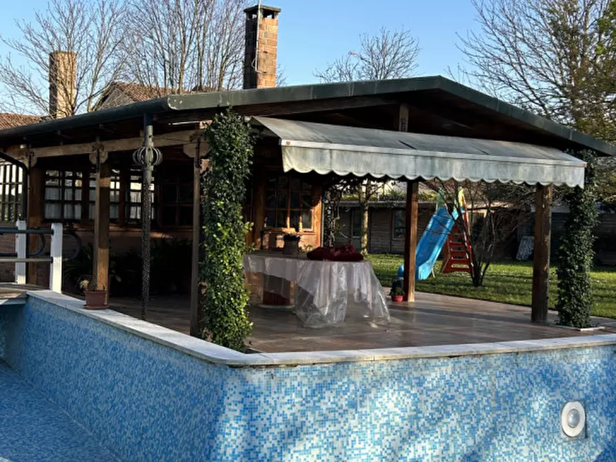 Immagine 28 di Villa in vendita  in Via Roma a Salzano