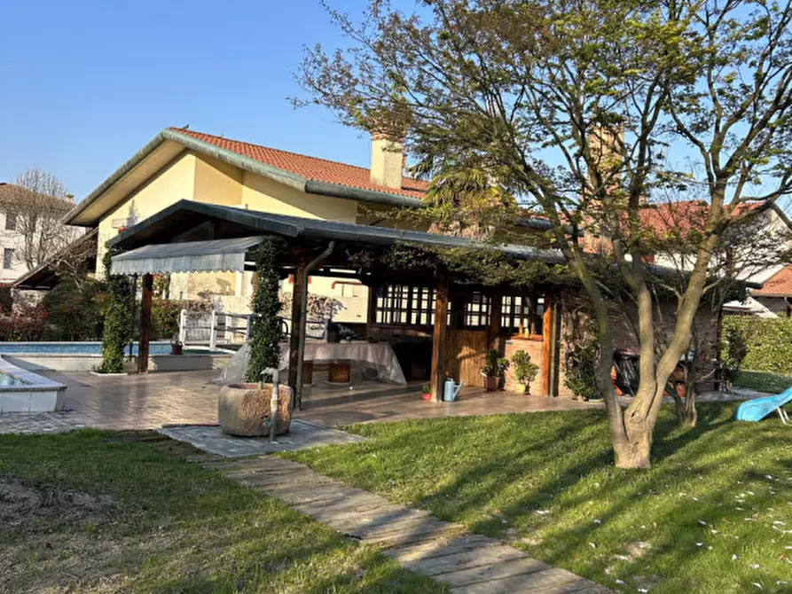 Immagine 32 di Villa in vendita  in Via Roma a Salzano