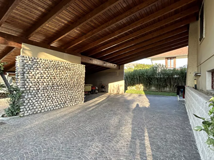 Immagine 44 di Villa in vendita  in Via Roma a Salzano