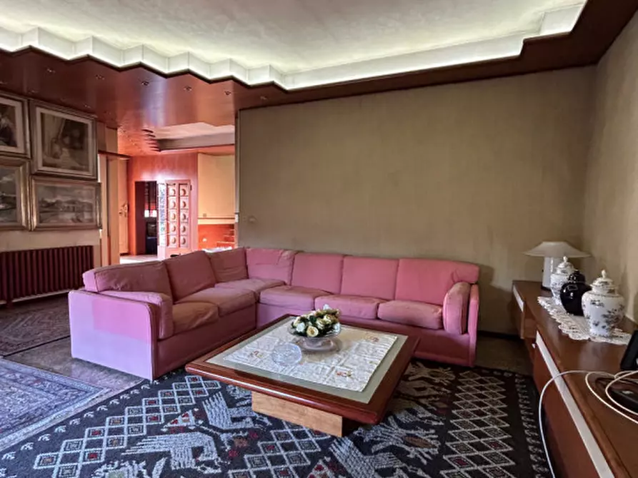 Immagine 49 di Villa in vendita  in Via Roma a Salzano