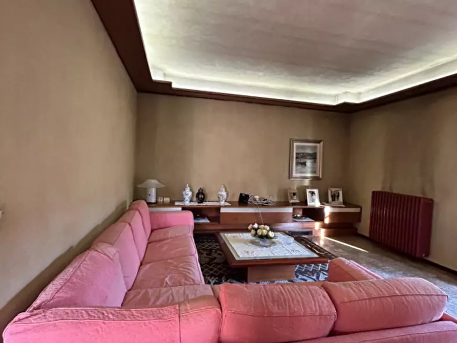 Immagine 50 di Villa in vendita  in Via Roma a Salzano