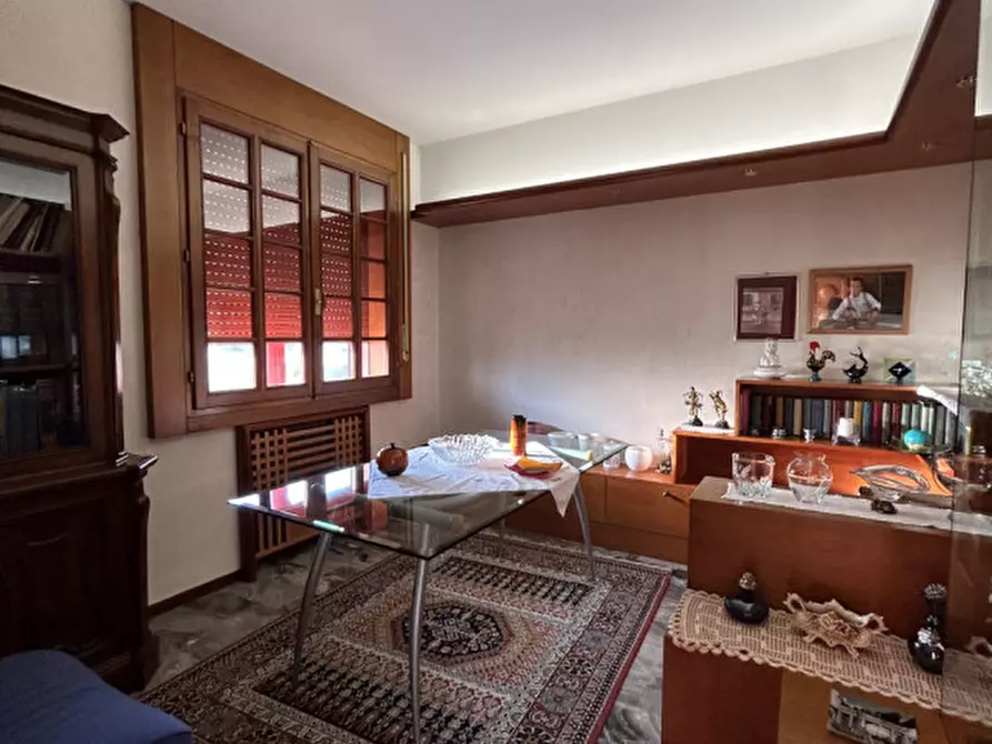 Immagine 51 di Villa in vendita  in Via Roma a Salzano