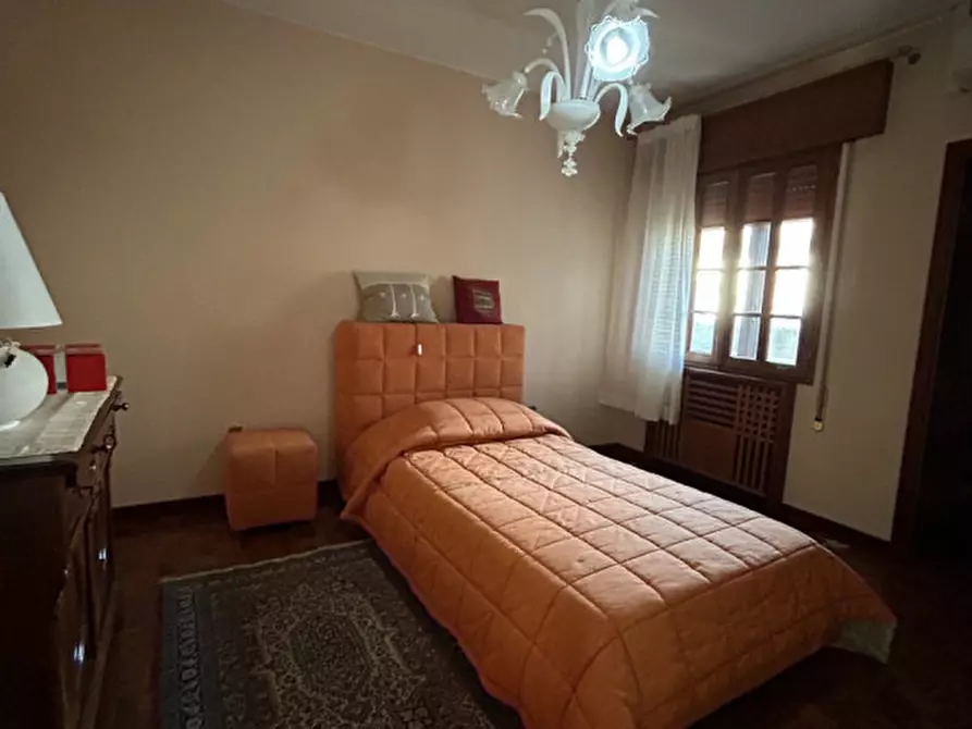 Immagine 55 di Villa in vendita  in Via Roma a Salzano