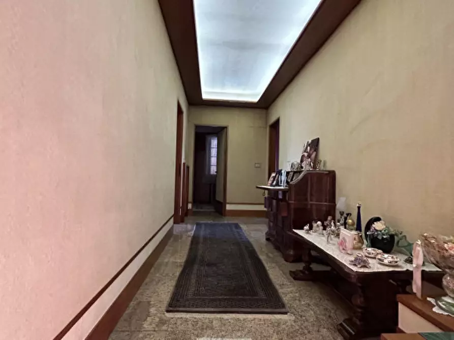 Immagine 57 di Villa in vendita  in Via Roma a Salzano