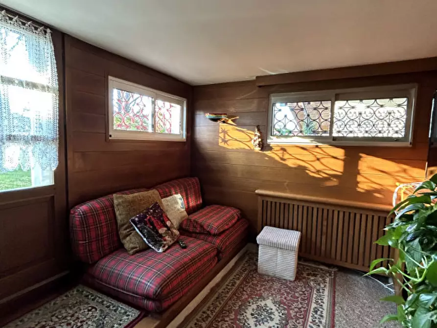 Immagine 58 di Villa in vendita  in Via Roma a Salzano