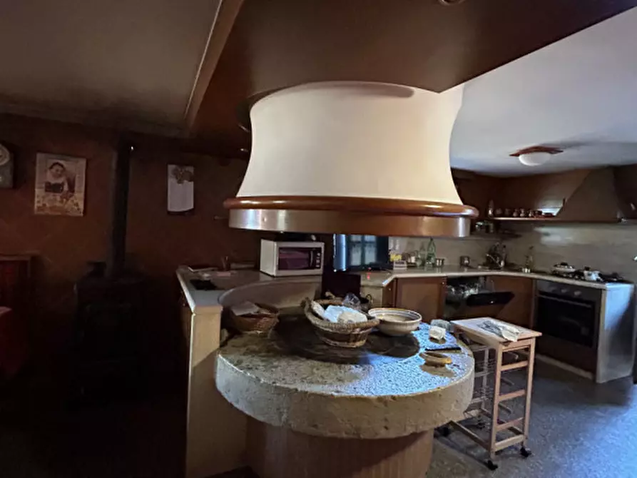 Immagine 59 di Villa in vendita  in Via Roma a Salzano