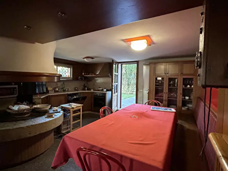 Immagine 61 di Villa in vendita  in Via Roma a Salzano