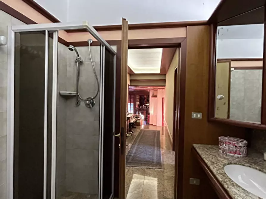 Immagine 63 di Villa in vendita  in Via Roma a Salzano