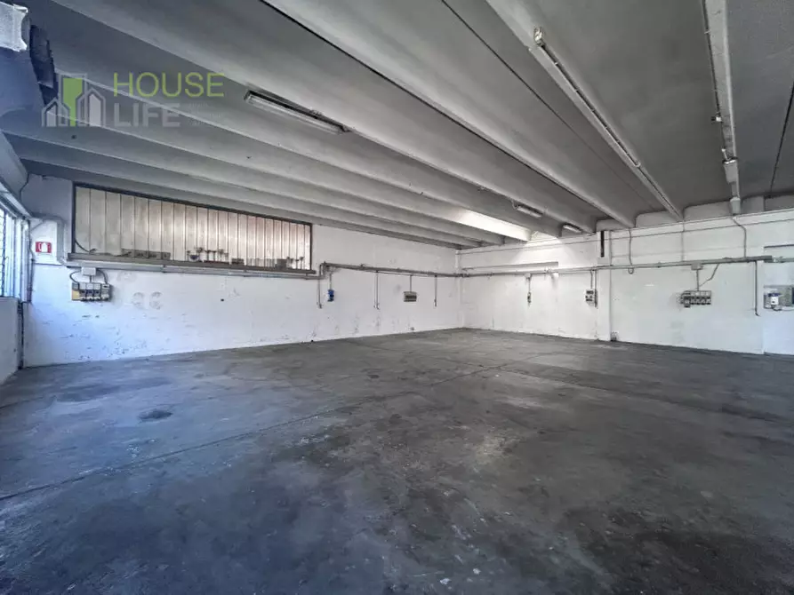 Immagine 3 di Capannone industriale in affitto  a Zanè