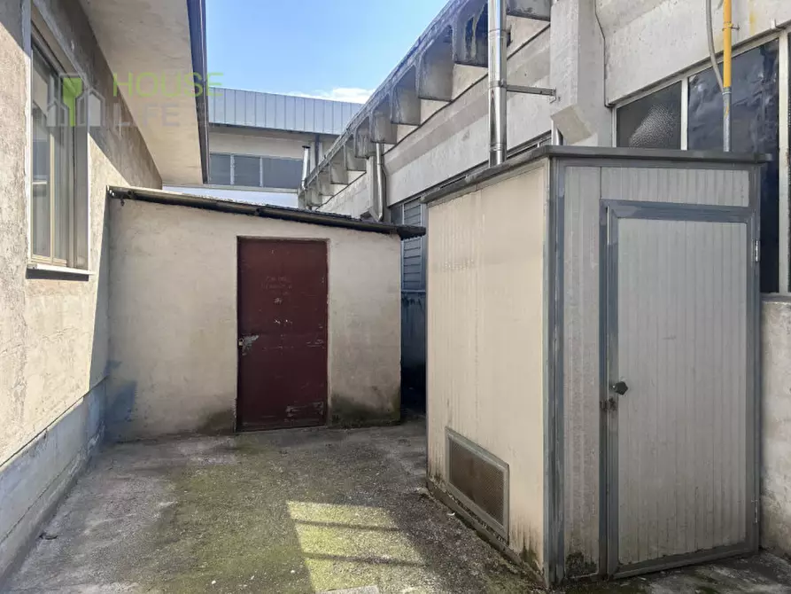 Immagine 8 di Capannone industriale in affitto  a Zanè