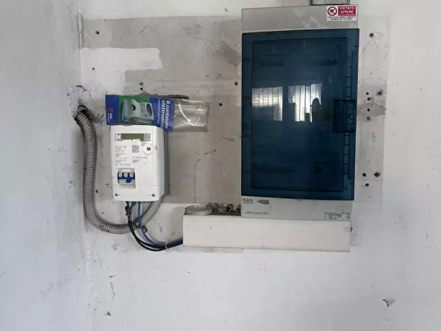 Immagine 11 di Capannone industriale in affitto  a Zanè