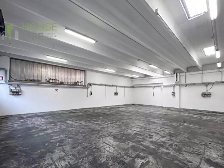 Immagine 14 di Capannone industriale in affitto  a Zanè