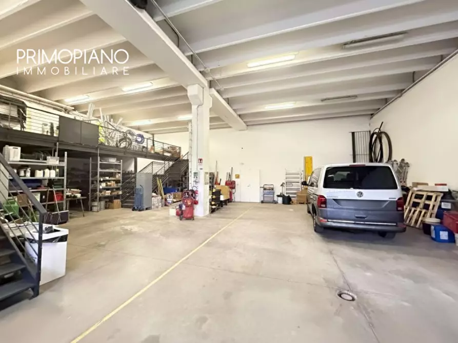Immagine 1 di Magazzino in vendita  in Via Vienna a Trento