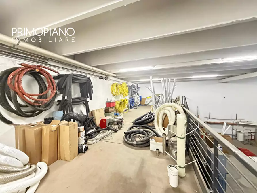 Immagine 12 di Magazzino in vendita  in Via Vienna a Trento