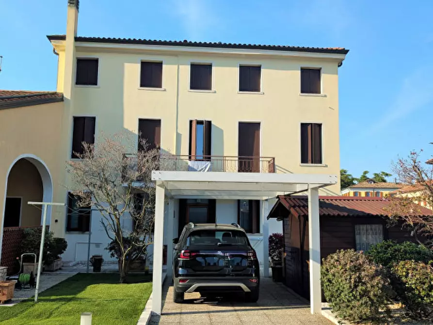 Immagine 3 di Villetta a schiera in vendita  in Via San Pio X 34/A a Castelfranco Veneto