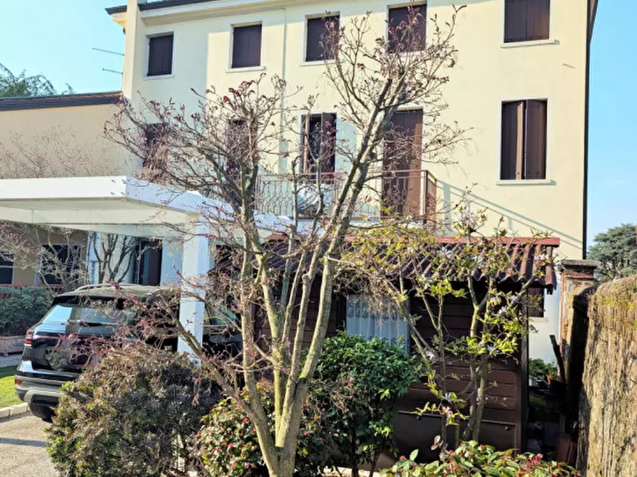 Immagine 3 di Villetta a schiera in vendita  in Via San Pio X 34/A a Castelfranco Veneto