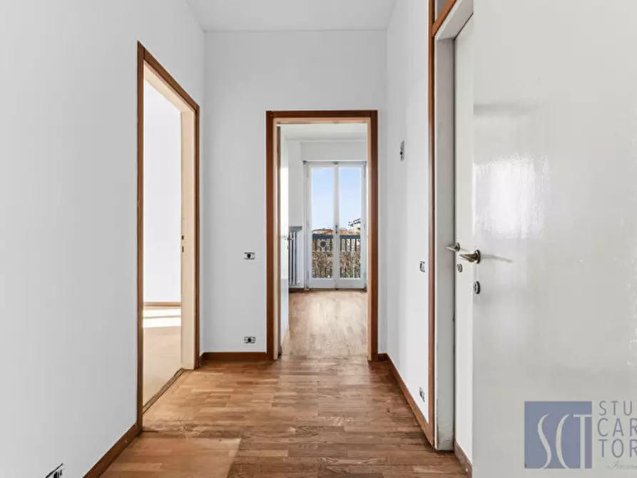 Immagine 9 di Appartamento in vendita  in via mario donati, 10 a Milano