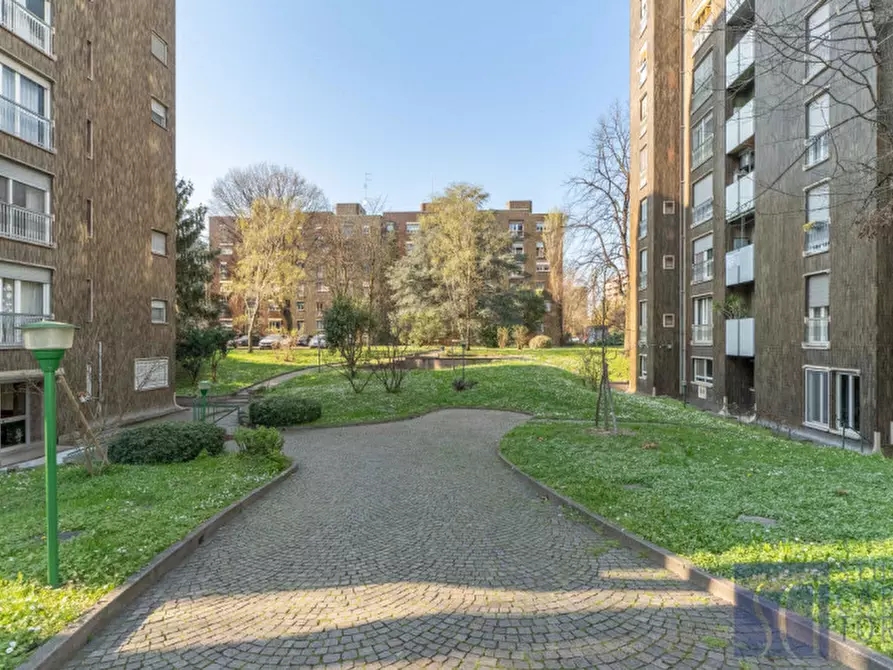 Immagine 25 di Appartamento in vendita  in via mario donati, 10 a Milano