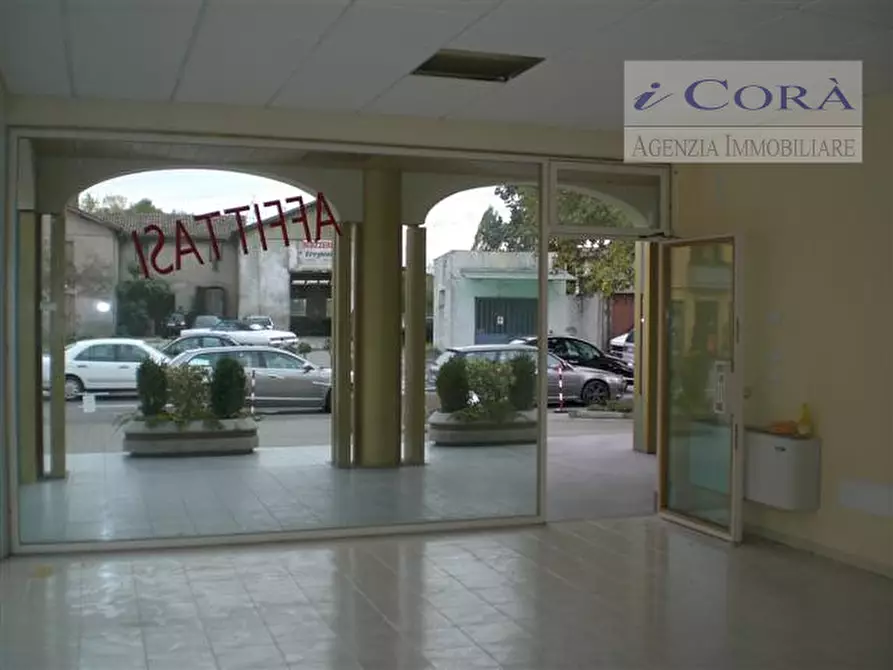 Immagine 3 di Negozio in affitto  a Teolo