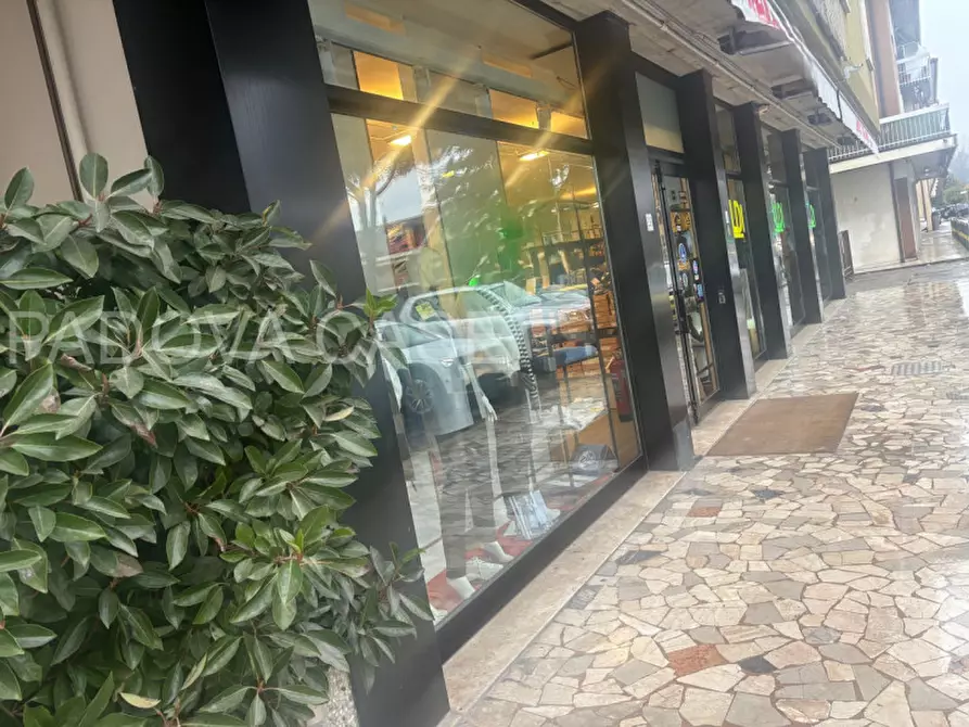 Immagine 8 di Negozio in vendita  in Via Romana Aponense a Padova