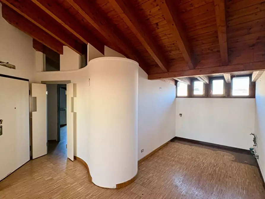 Immagine 3 di Appartamento in vendita  in Via San Bernardino 87, Bergamo a Bergamo