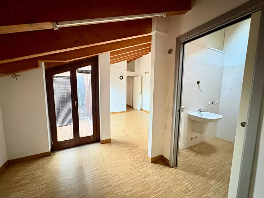 Immagine 9 di Appartamento in vendita  in Via San Bernardino 87, Bergamo a Bergamo
