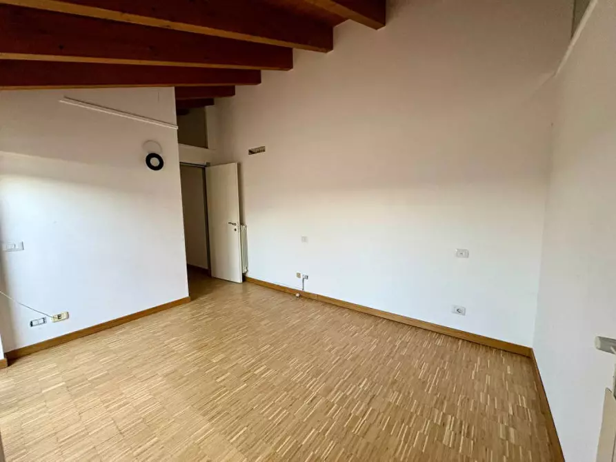 Immagine 11 di Appartamento in vendita  in Via San Bernardino 87, Bergamo a Bergamo