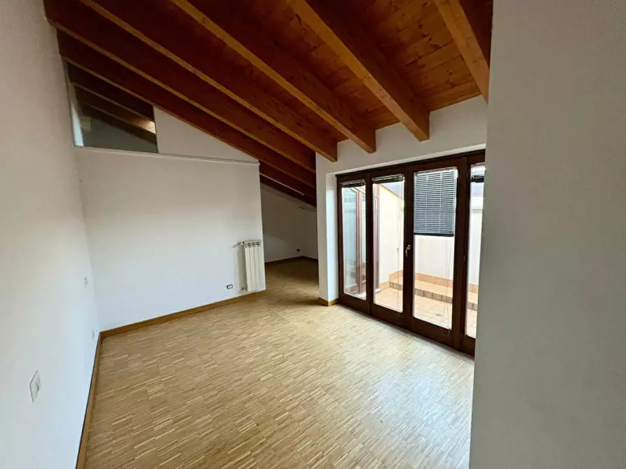 Immagine 11 di Appartamento in vendita  in Via San Bernardino 87, Bergamo a Bergamo