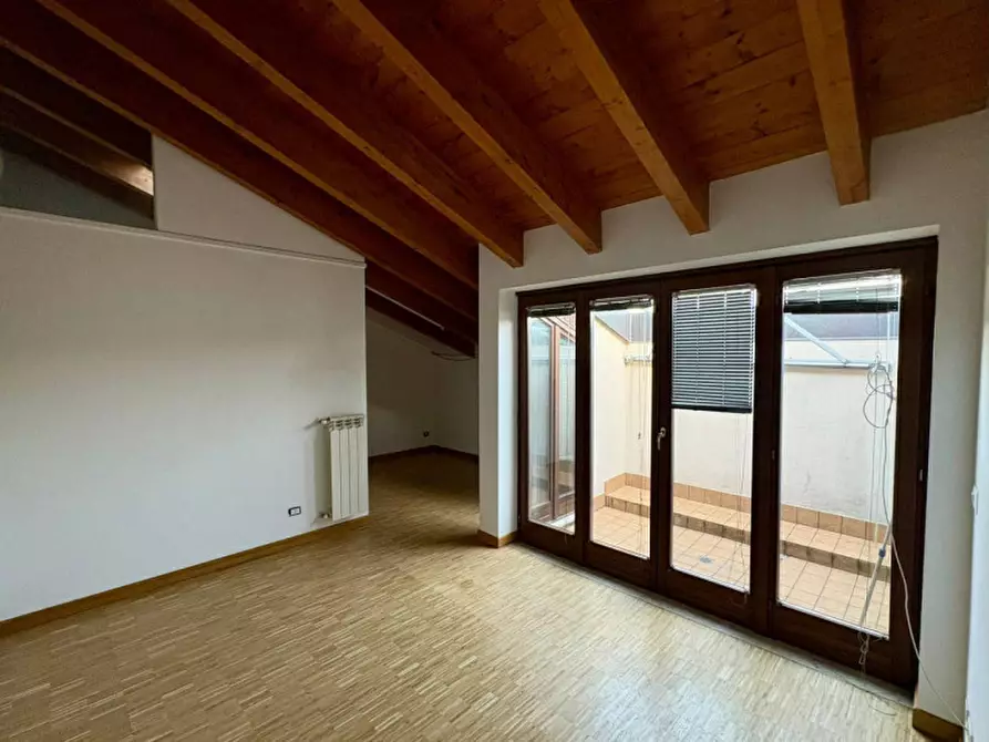 Immagine 13 di Appartamento in vendita  in Via San Bernardino 87, Bergamo a Bergamo