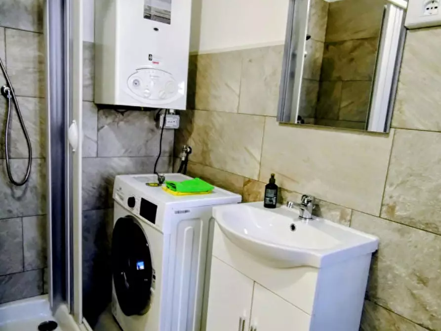 Immagine 3 di Camera in affitto  in Viale Giuseppe Mazzini a Tivoli