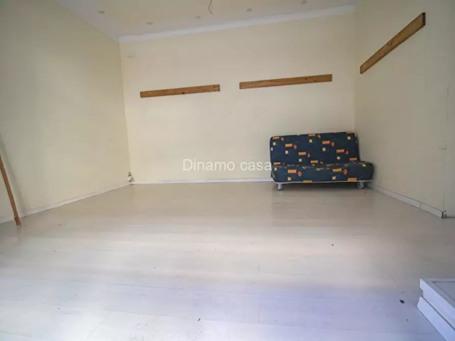 Immagine 4 di Negozio in vendita  in Via Milano a Prato