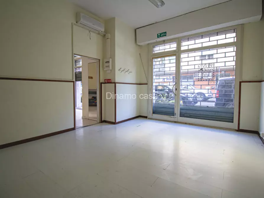 Immagine 9 di Negozio in vendita  in Via Milano a Prato