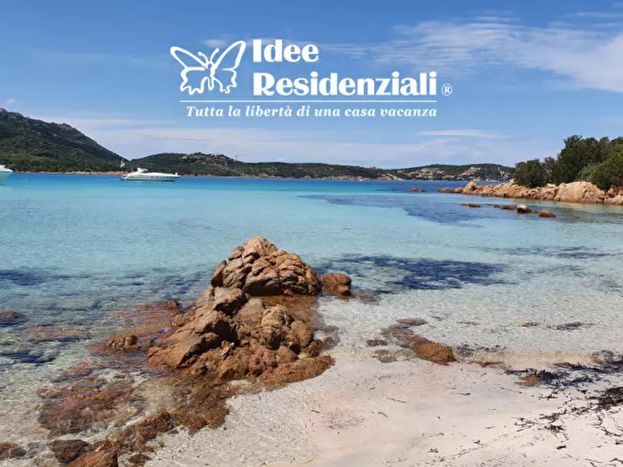 Immagine 9 di Casa indipendente in vendita  a Arzachena