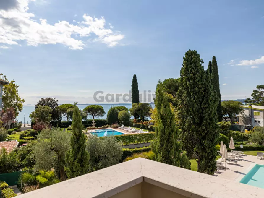 Immagine 1 di Appartamento in vendita  in Viale Ugo Foscolo 134 a Toscolano-Maderno