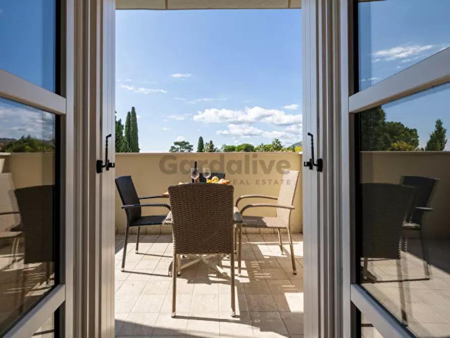 Immagine 2 di Appartamento in vendita  in Viale Ugo Foscolo 134 a Toscolano-Maderno