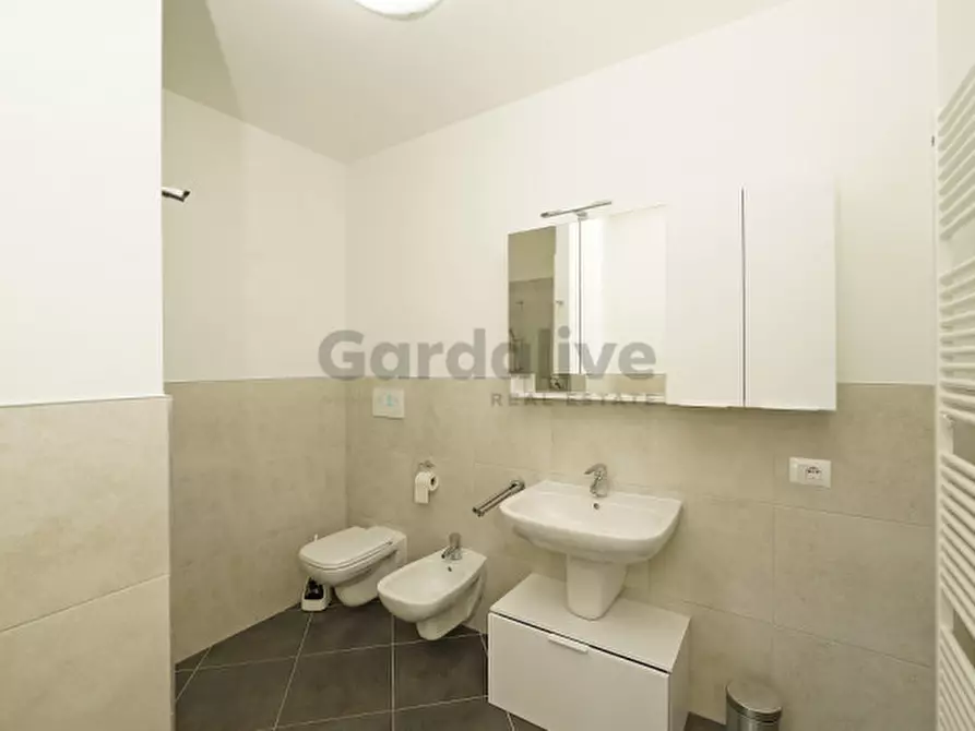 Immagine 39 di Appartamento in vendita  in Viale Ugo Foscolo 134 a Toscolano-Maderno